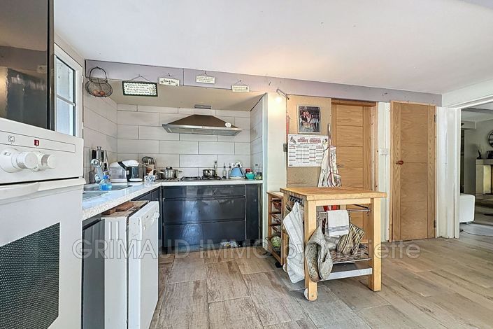 Image No.17-4 Bed House for sale