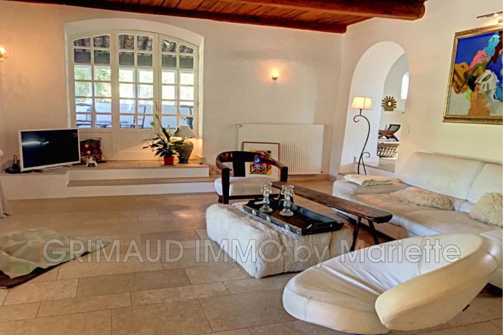 Image No.11-6 Bed House for sale