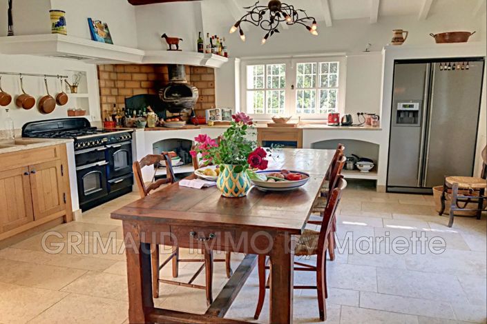 Image No.9-6 Bed House for sale