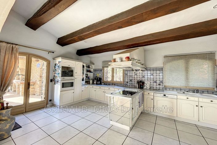 Image No.16-9 Bed House for sale