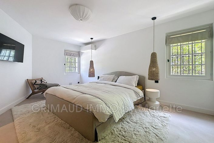 Image No.16-5 Bed House for sale