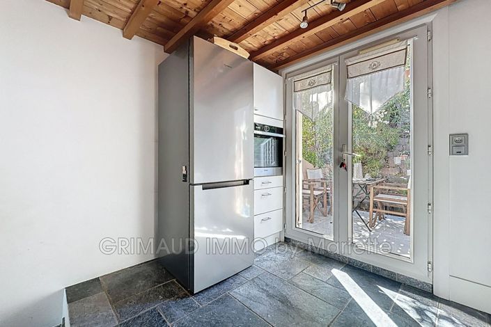 Image No.10-2 Bed House for sale