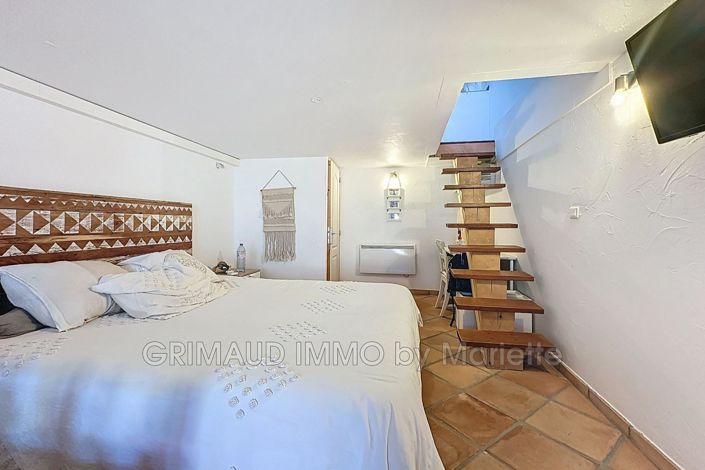 Image No.12-2 Bed House for sale