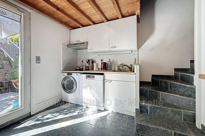 Image No.9-2 Bed House for sale