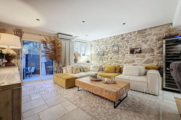 Image No.1-4 Bed House for sale