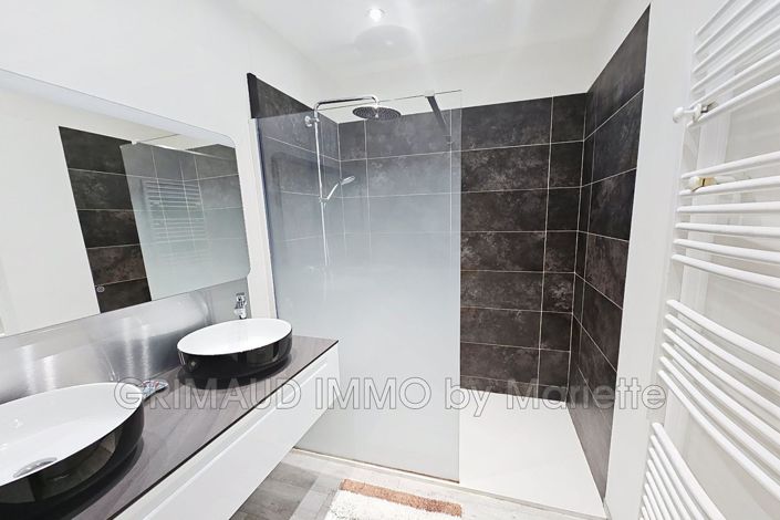 Image No.4-Appartement de 3 chambres à vendre à Grimaud