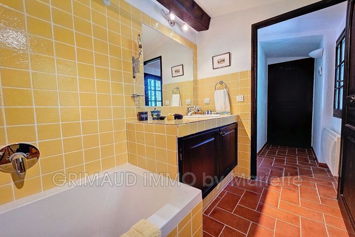 Image No.10-4 Bed House for sale