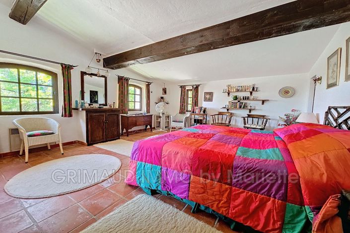 Image No.7-4 Bed House for sale