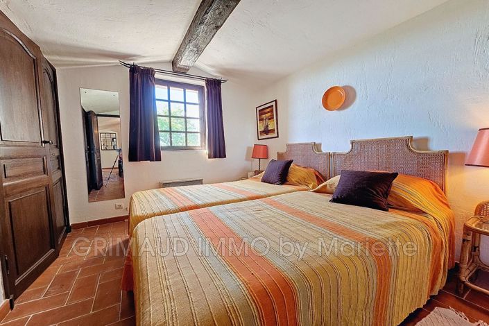 Image No.8-4 Bed House for sale