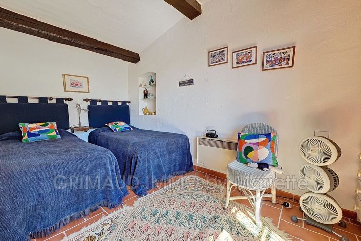 Image No.8-4 Bed House for sale