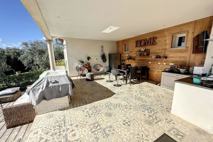 Image No.11-7 Bed House for sale