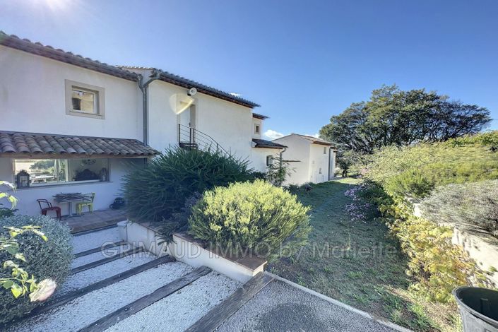 Image No.18-7 Bed House for sale