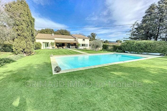 Image No.2-6 Bed House for sale