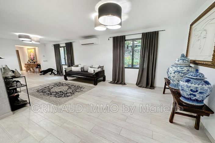 Image No.9-6 Bed House for sale