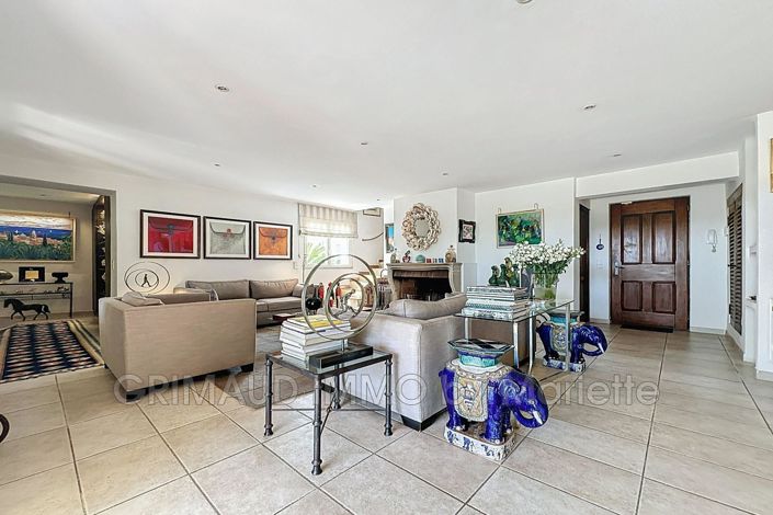 Image No.11-5 Bed House for sale