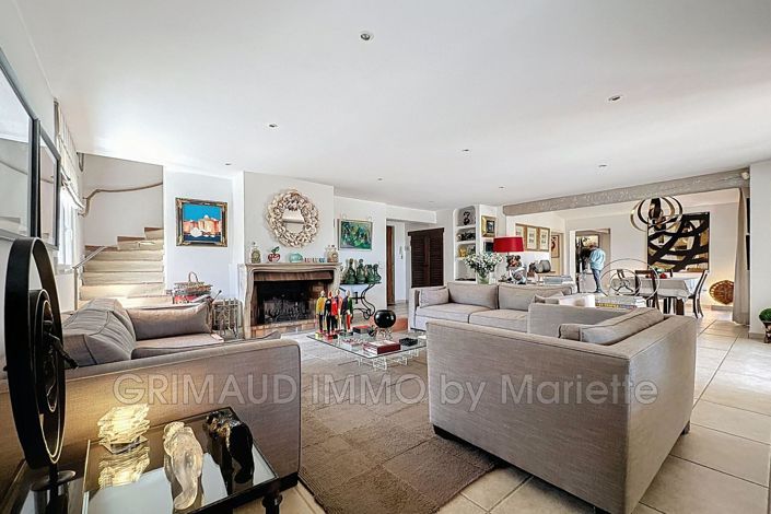 Image No.12-5 Bed House for sale