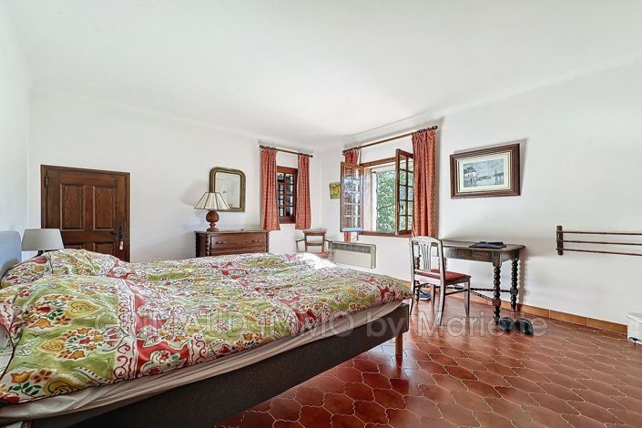 Image No.14-7 Bed House for sale