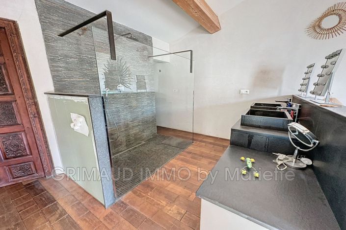 Image No.10-7 Bed House for sale