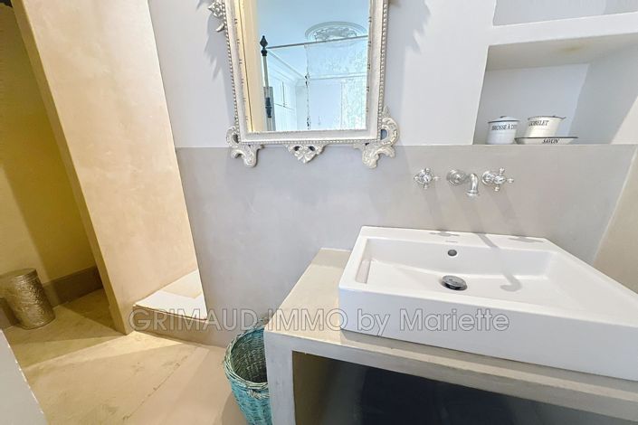 Image No.18-7 Bed House for sale