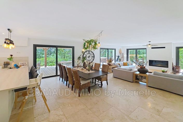 Image No.8-4 Bed House for sale