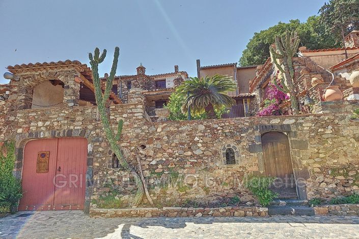 Image No.4-10 Bed House for sale