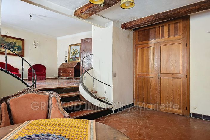 Image No.5-10 Bed House for sale