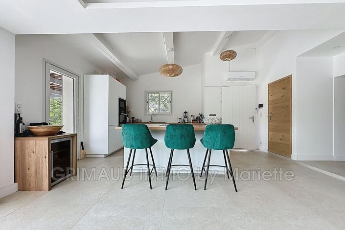 Image No.12-3 Bed House for sale