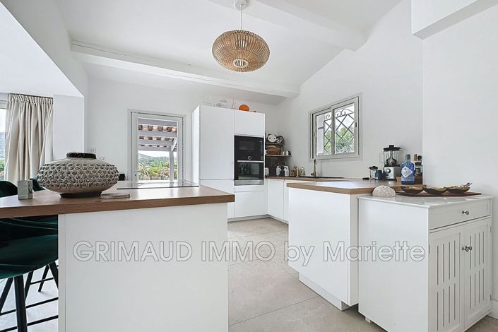 Image No.8-3 Bed House for sale