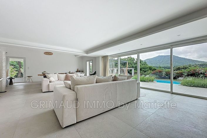 Image No.9-3 Bed House for sale