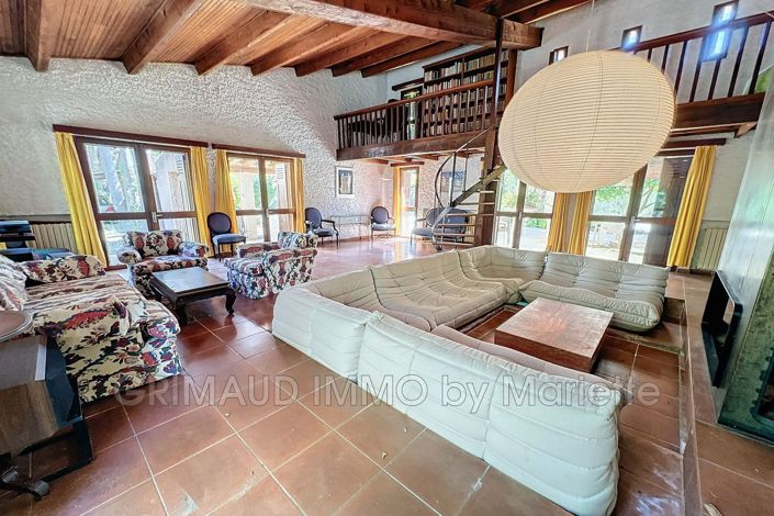 Image No.9-Maison de 7 chambres à vendre à La Garde-Freinet