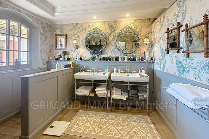 Image No.8-4 Bed House for sale