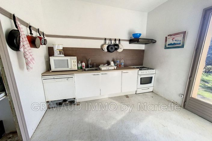 Image No.6-5 Bed House for sale