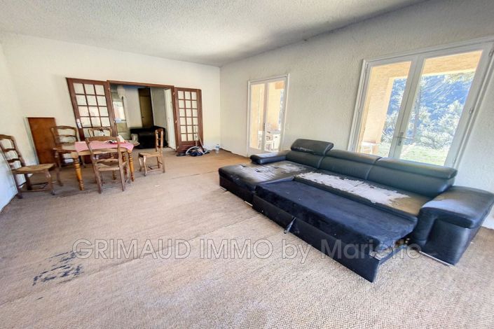 Image No.7-5 Bed House for sale