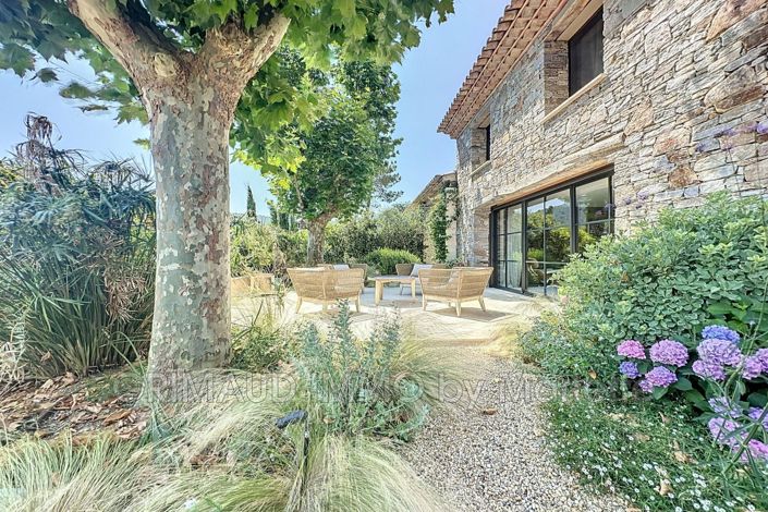 Image No.1-4 Bed House for sale