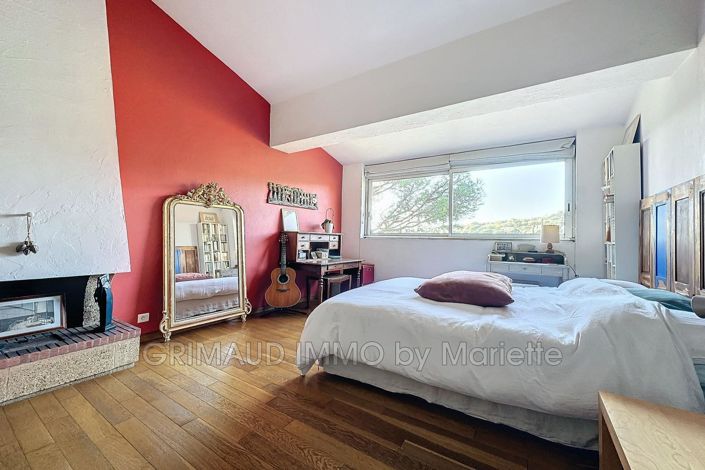 Image No.6-3 Bed House for sale