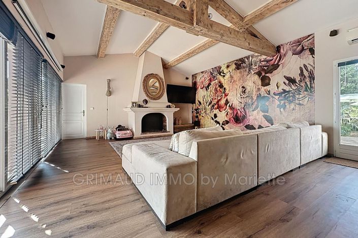 Image No.15-7 Bed House for sale