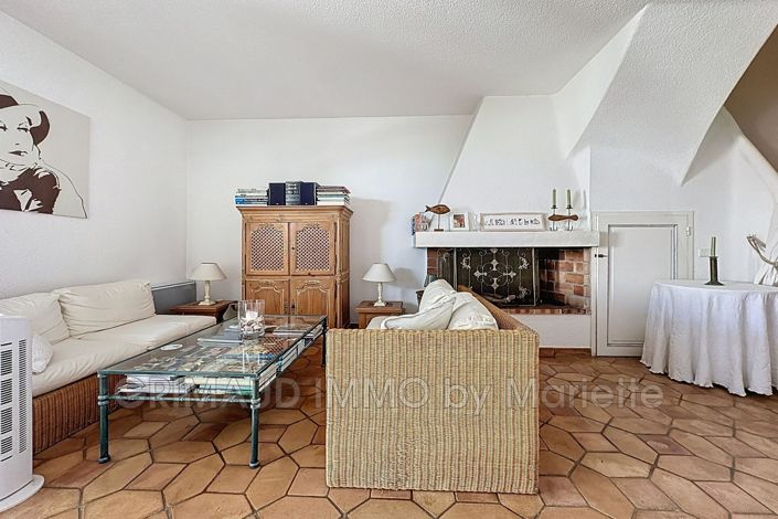 Image No.11-3 Bed House for sale