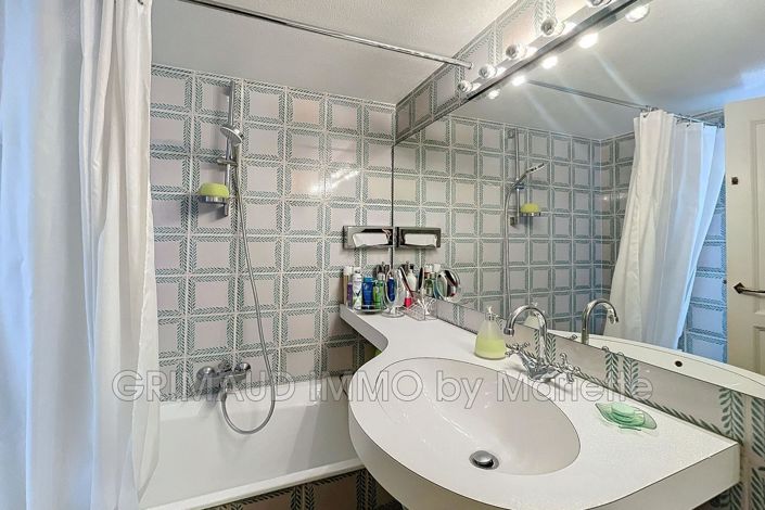 Image No.17-3 Bed House for sale