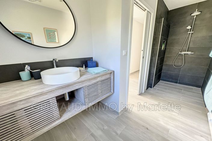 Image No.13-Maison de 5 chambres à vendre à Grimaud