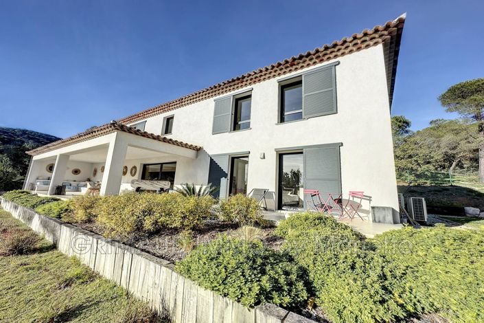 Image No.2-Maison de 5 chambres à vendre à Grimaud