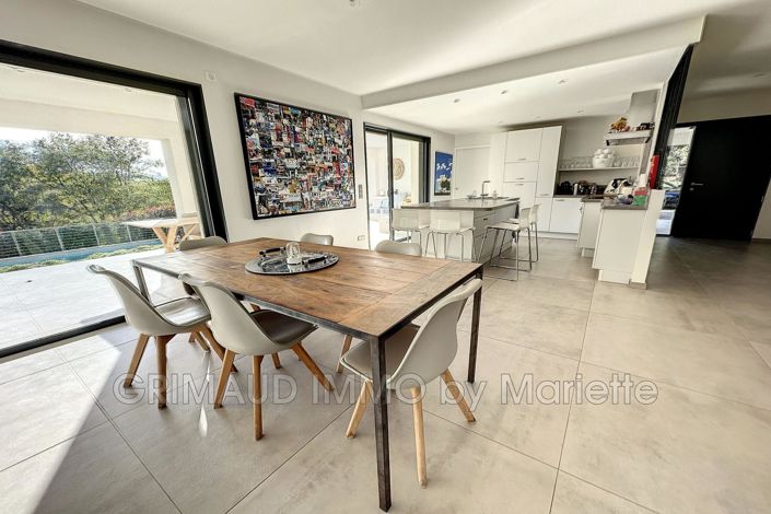 Image No.8-Maison de 5 chambres à vendre à Grimaud