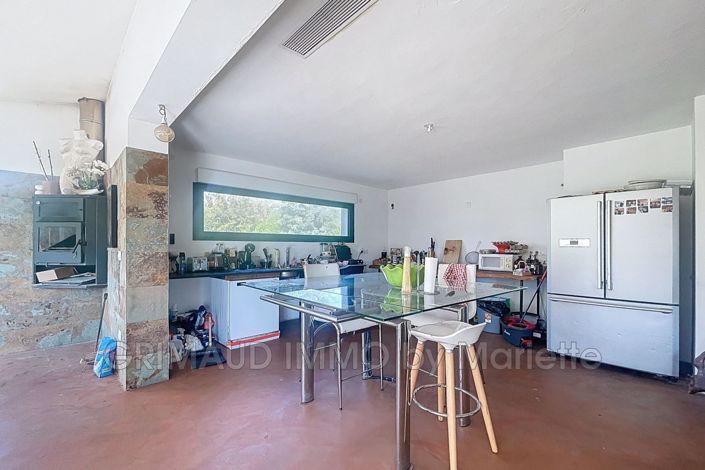 Image No.3-4 Bed House for sale