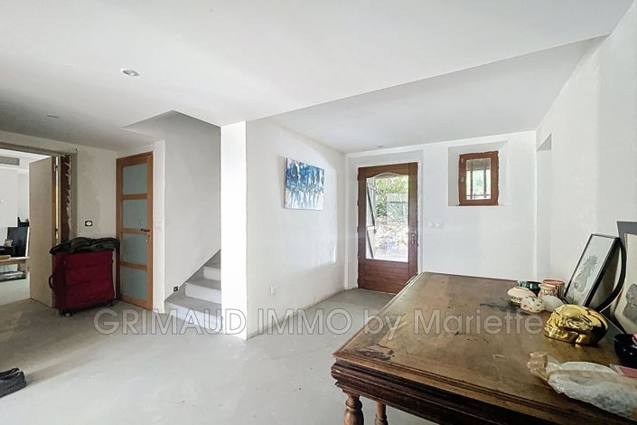 Image No.6-4 Bed House for sale