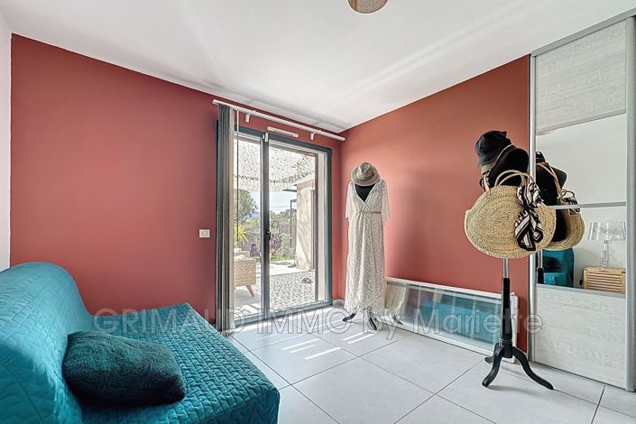 Image No.14-4 Bed House for sale