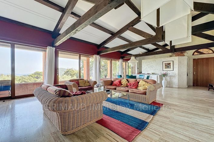 Image No.12-5 Bed House for sale