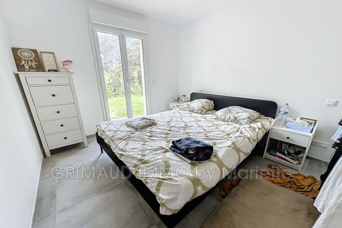 Image No.12-5 Bed House for sale