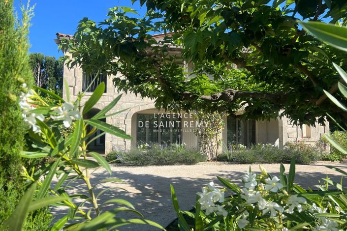 Image No.2-8 Bed House for sale