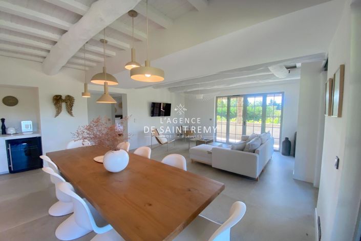 Image No.5-8 Bed House for sale