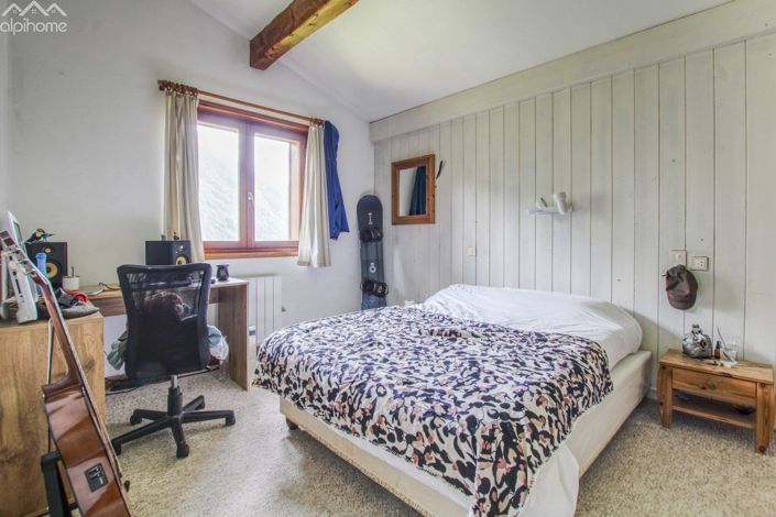 Image No.12-5 Bed House for sale