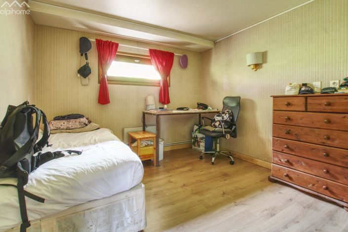 Image No.19-5 Bed House for sale